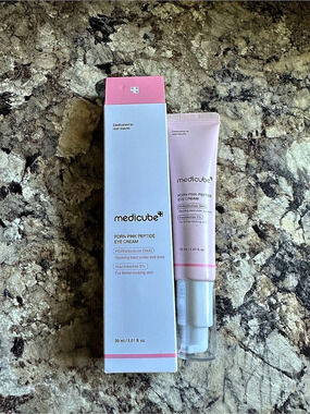 Medicube PDRN Pink Peptide Eye Cream for Firmer Skin 30ml
